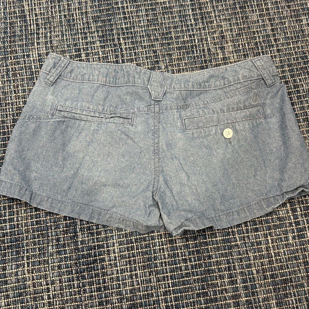 Volcom shorts - Picture 2 of 2